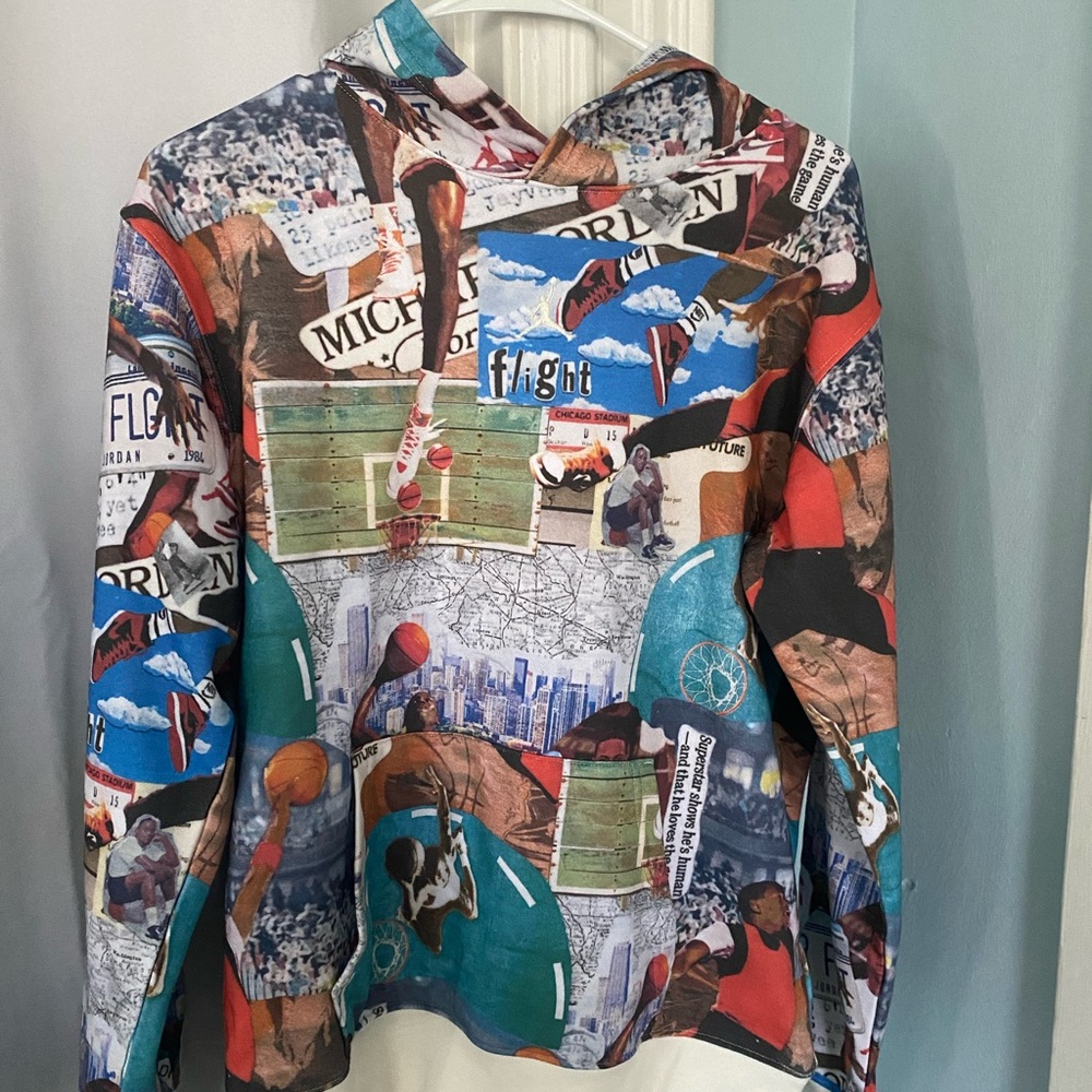 Jordan Graphic Hoodie- age 13-15 Yrs -XL